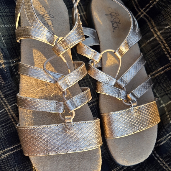 Stylish Silver Sandals - Picture 2 of 8